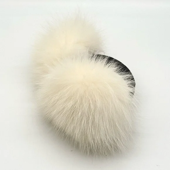 Luxury Arctic Fox Fur Earmuffs With Velvet Headband - Picture 5 of 5
